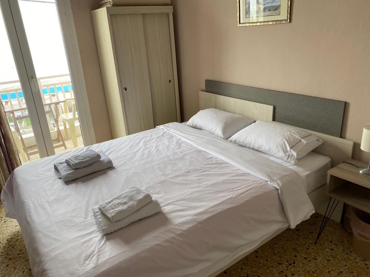 Sunset View Rooms อาเยีย ตรีอาส ภายนอก รูปภาพ