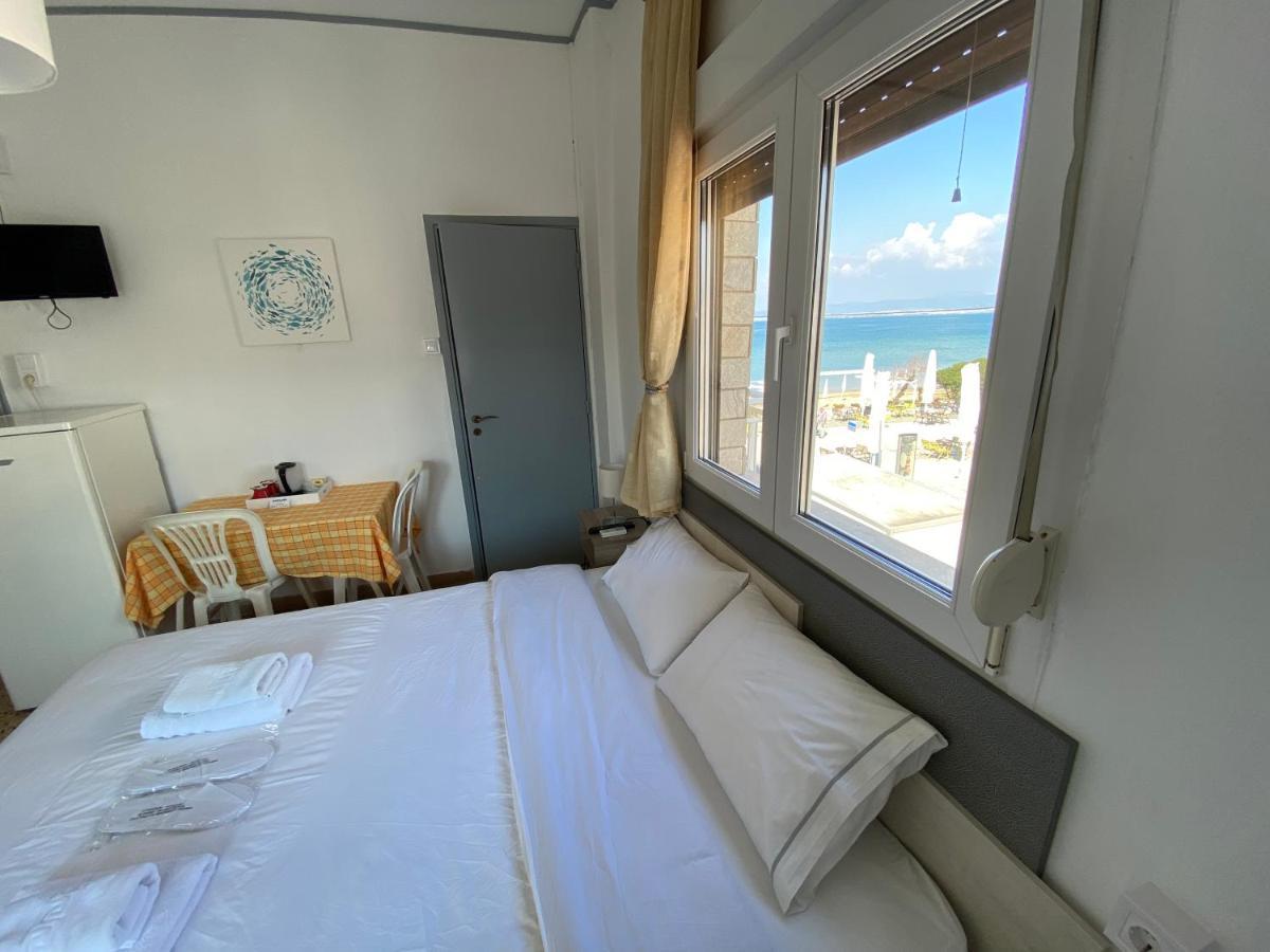 Sunset View Rooms อาเยีย ตรีอาส ภายนอก รูปภาพ