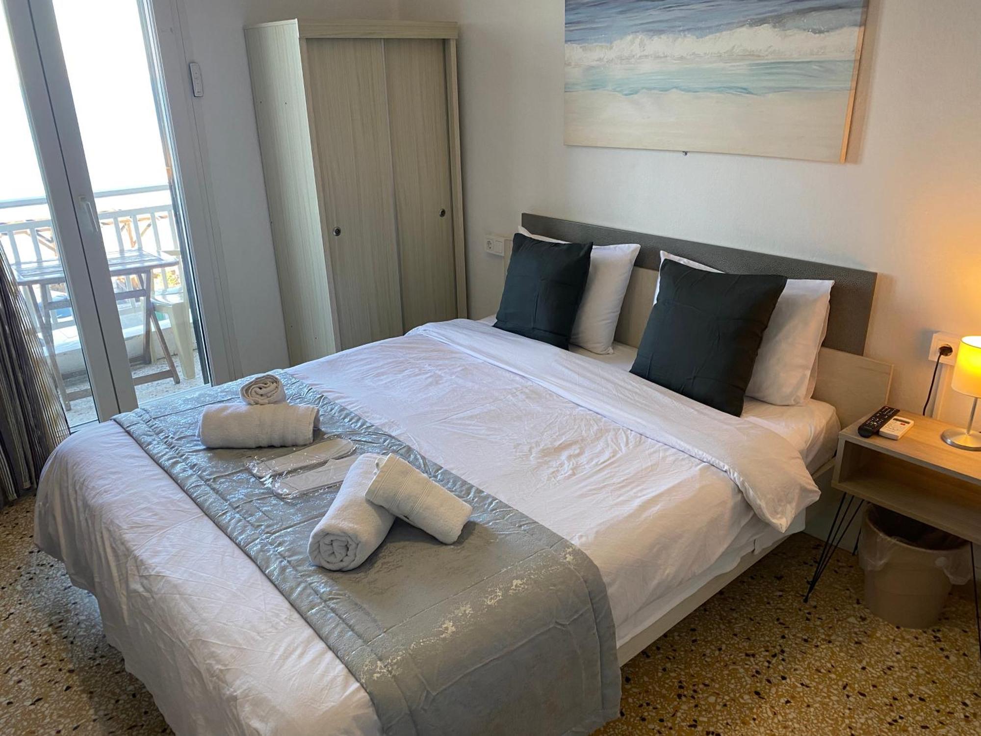 Sunset View Rooms อาเยีย ตรีอาส ภายนอก รูปภาพ